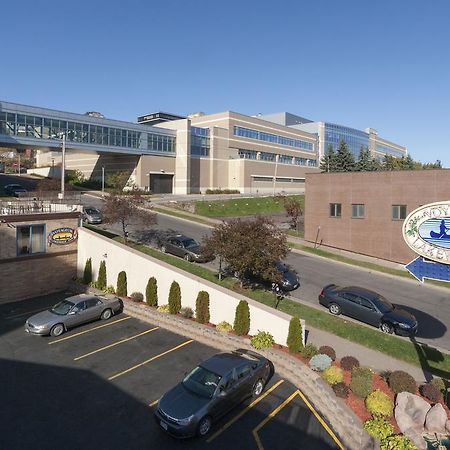 Voyageur Lakewalk Inn 덜루스 외부 사진