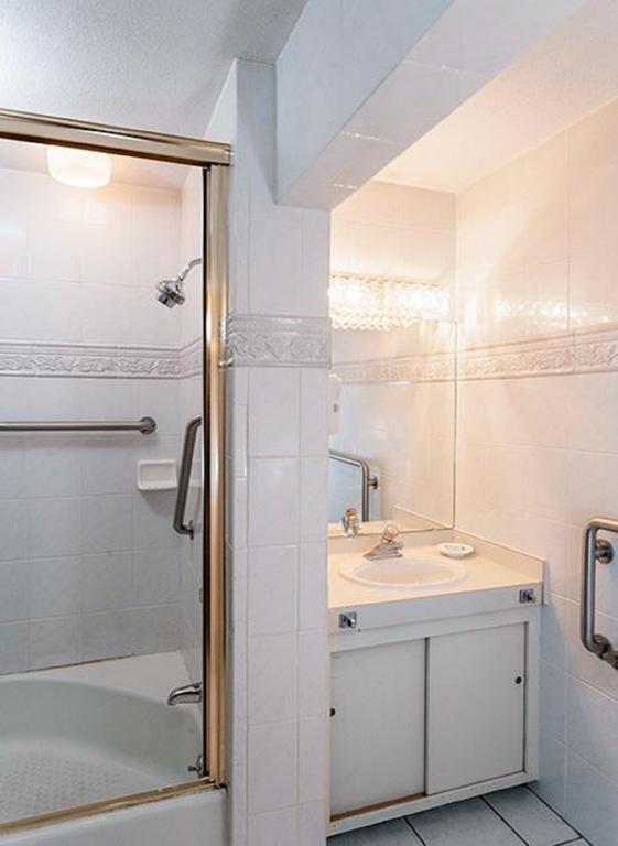 Voyageur Lakewalk Inn 덜루스 외부 사진