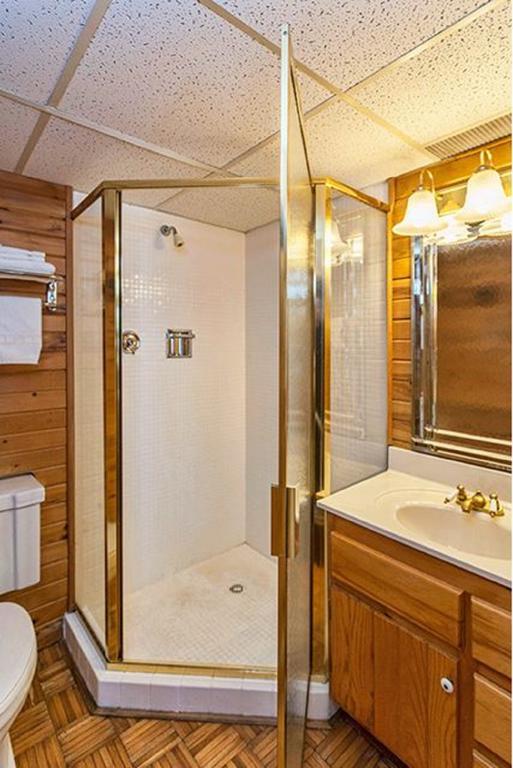Voyageur Lakewalk Inn 덜루스 외부 사진
